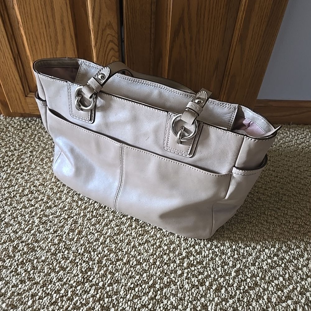 Coach purse F19252 bag tote womens leather zip pockets silver tone medium cute - Picture 10 of 16